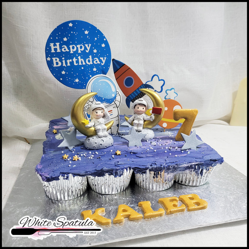 Pull-apart Astronaut Cupcakes Cake