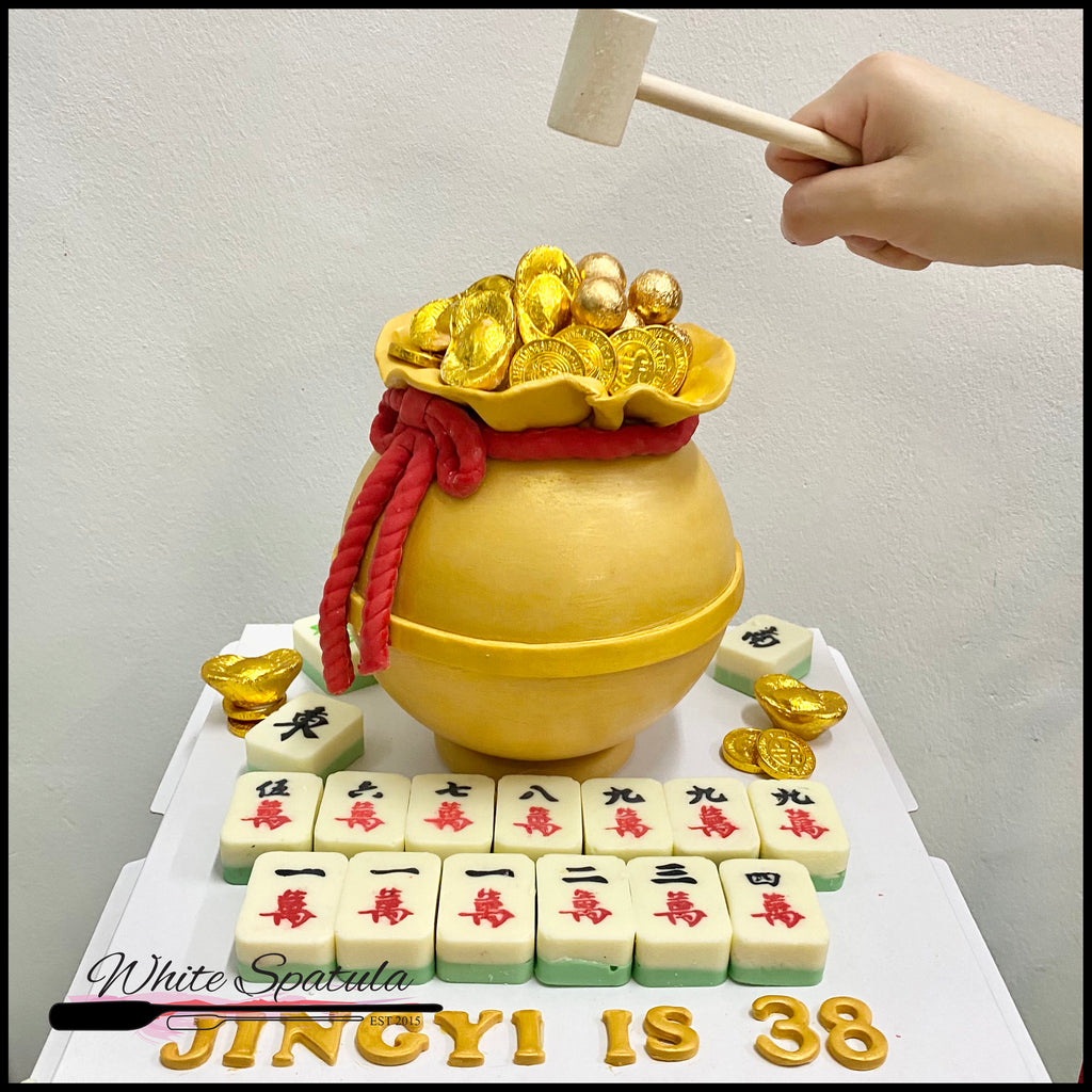 Mahjong Pinata Surprise Knock Knock Cake
